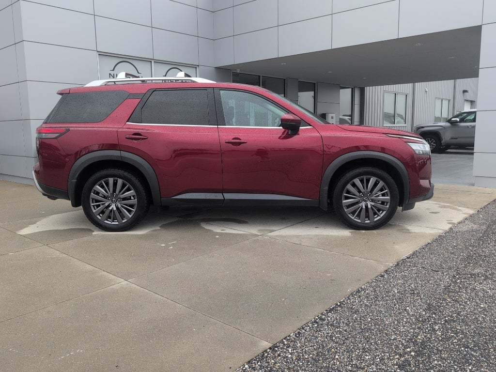 2024 Nissan Pathfinder SL