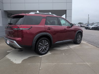 2024 Nissan Pathfinder SL