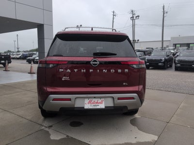 2024 Nissan Pathfinder SL