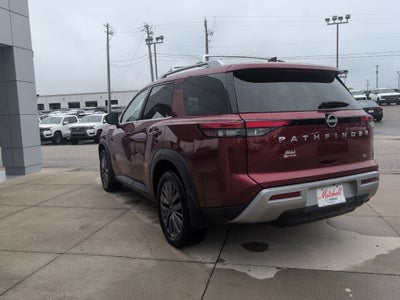 2024 Nissan Pathfinder SL
