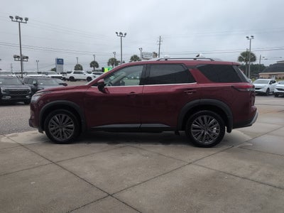 2024 Nissan Pathfinder SL
