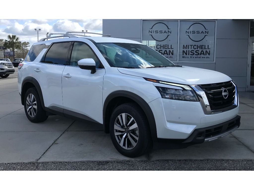 2025 Nissan Pathfinder SL