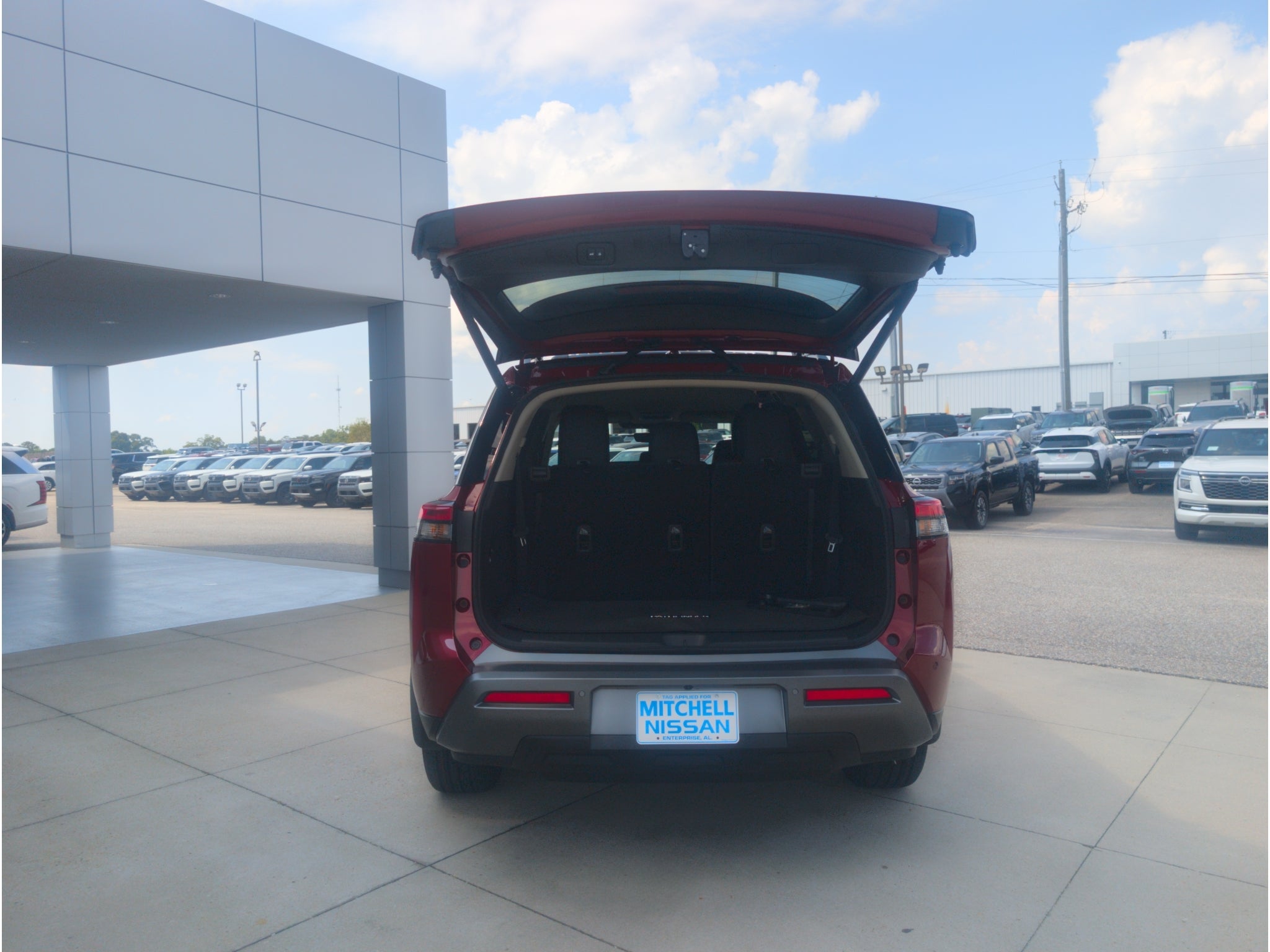 2026 Nissan Pathfinder SL