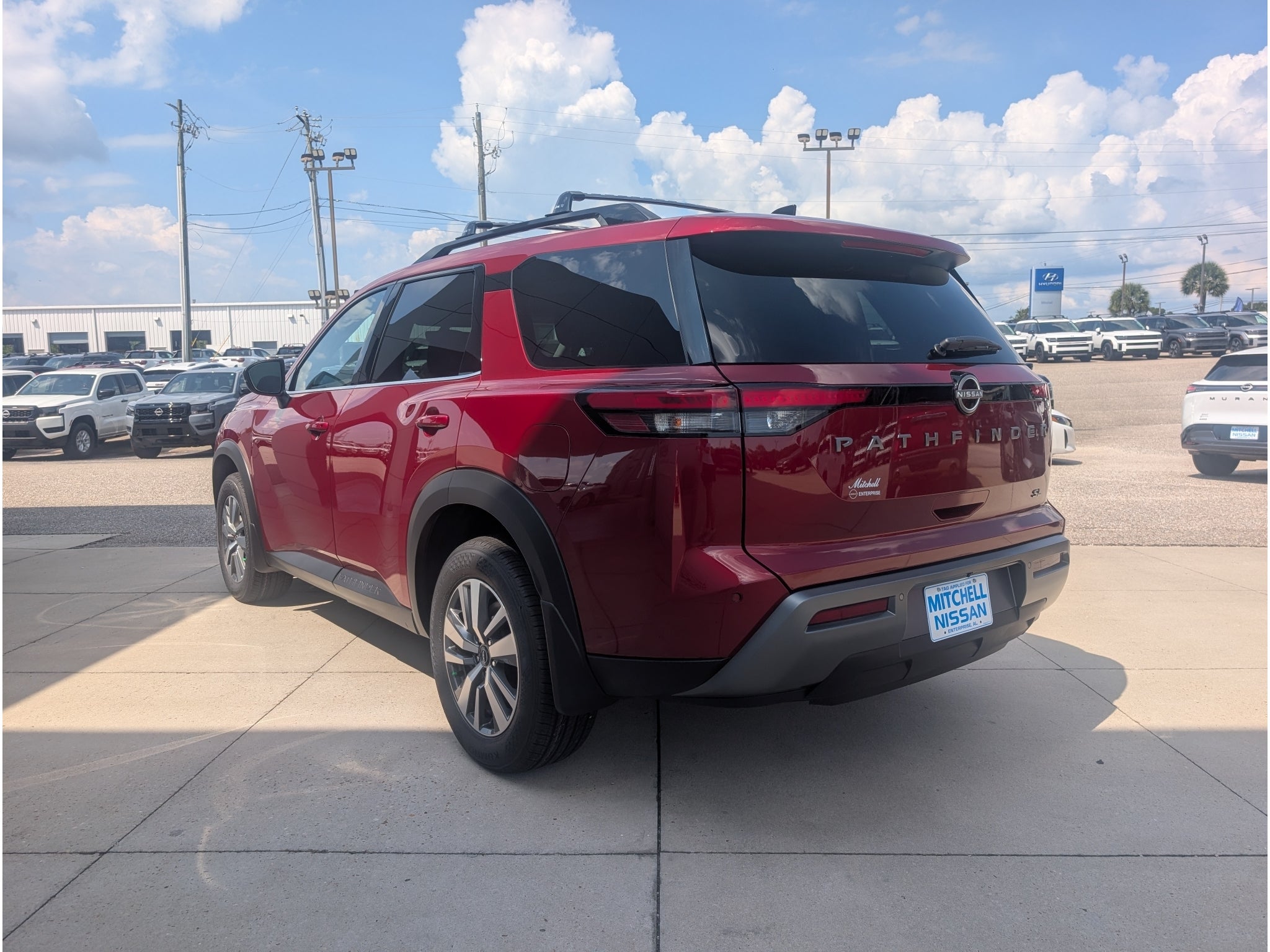 2026 Nissan Pathfinder SL