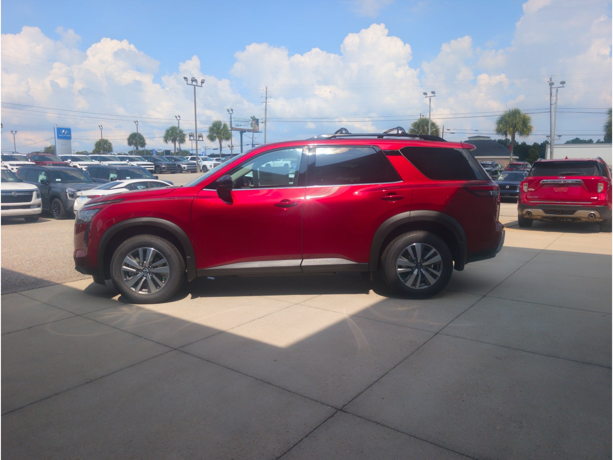 2026 Nissan Pathfinder SL