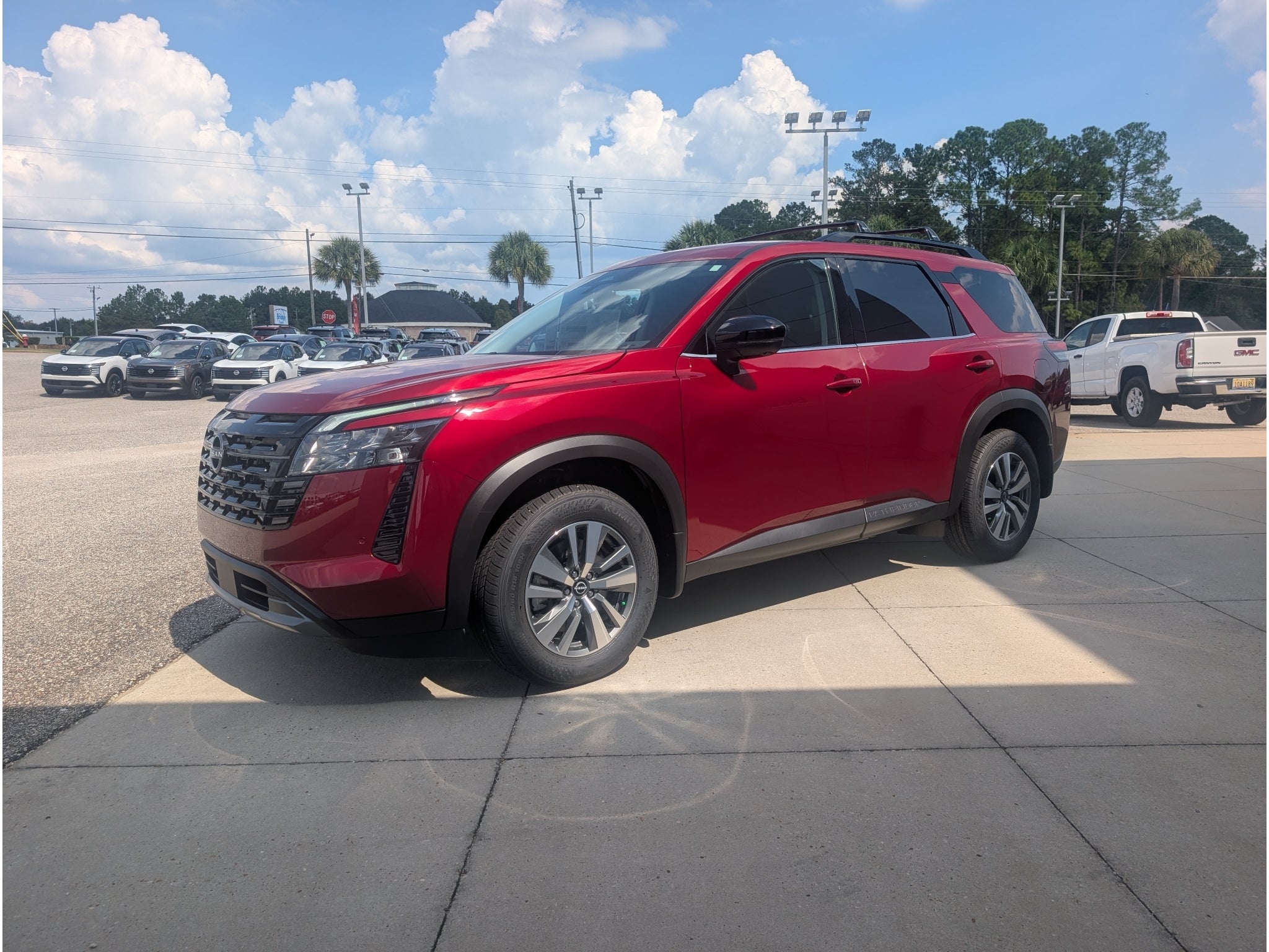 2026 Nissan Pathfinder SL