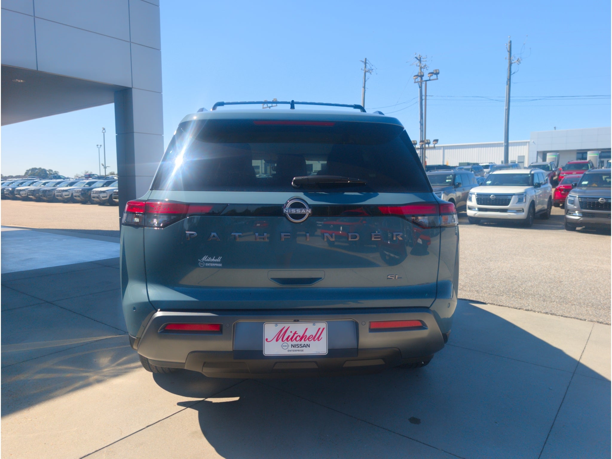 2026 Nissan Pathfinder SL