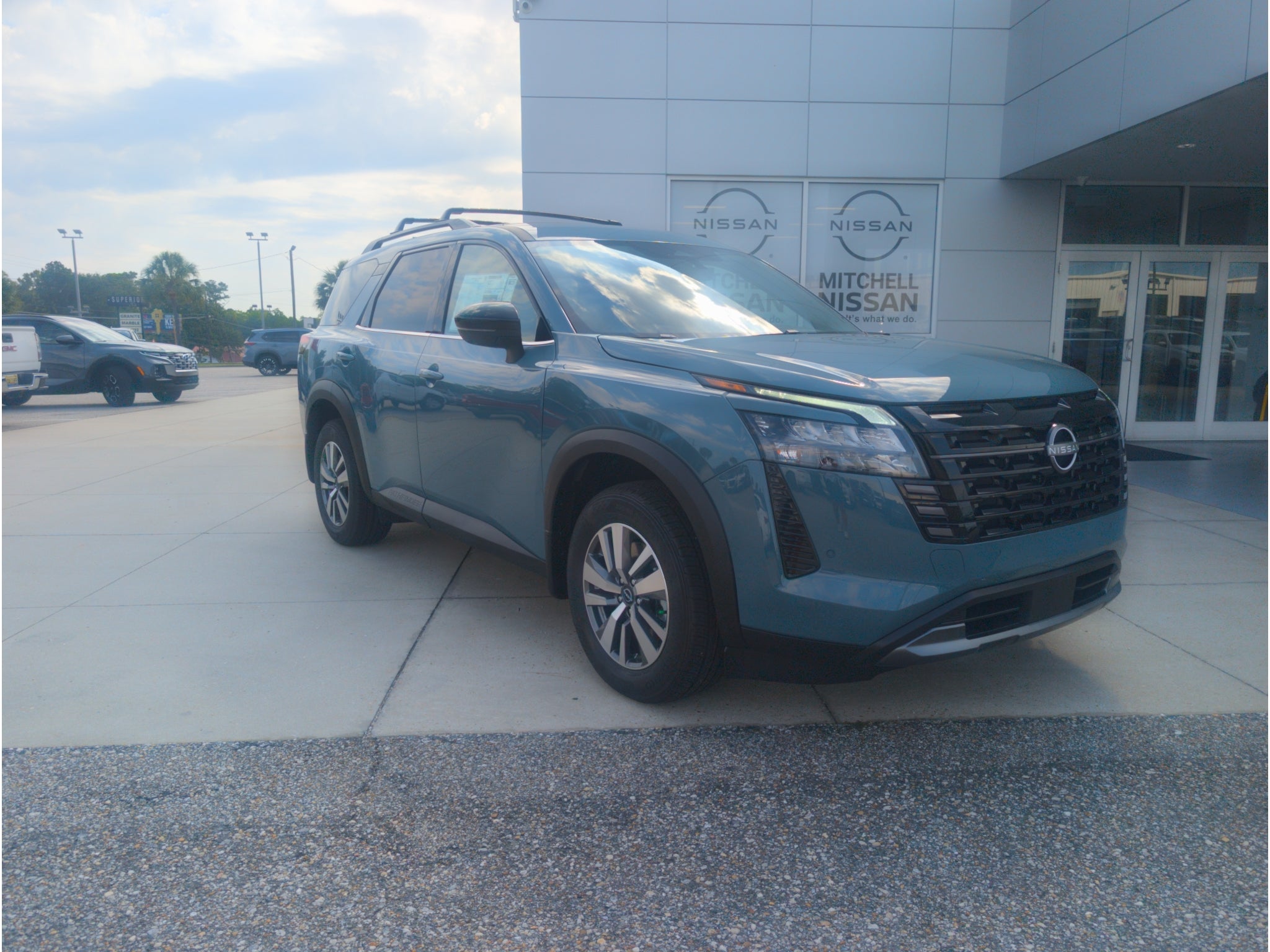 2026 Nissan Pathfinder SL