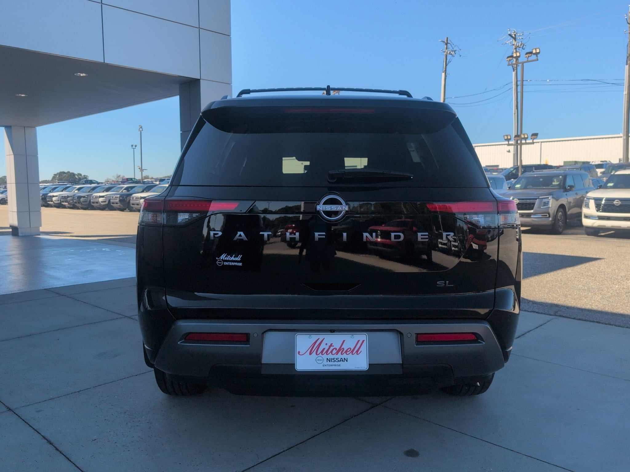 2026 Nissan Pathfinder SL