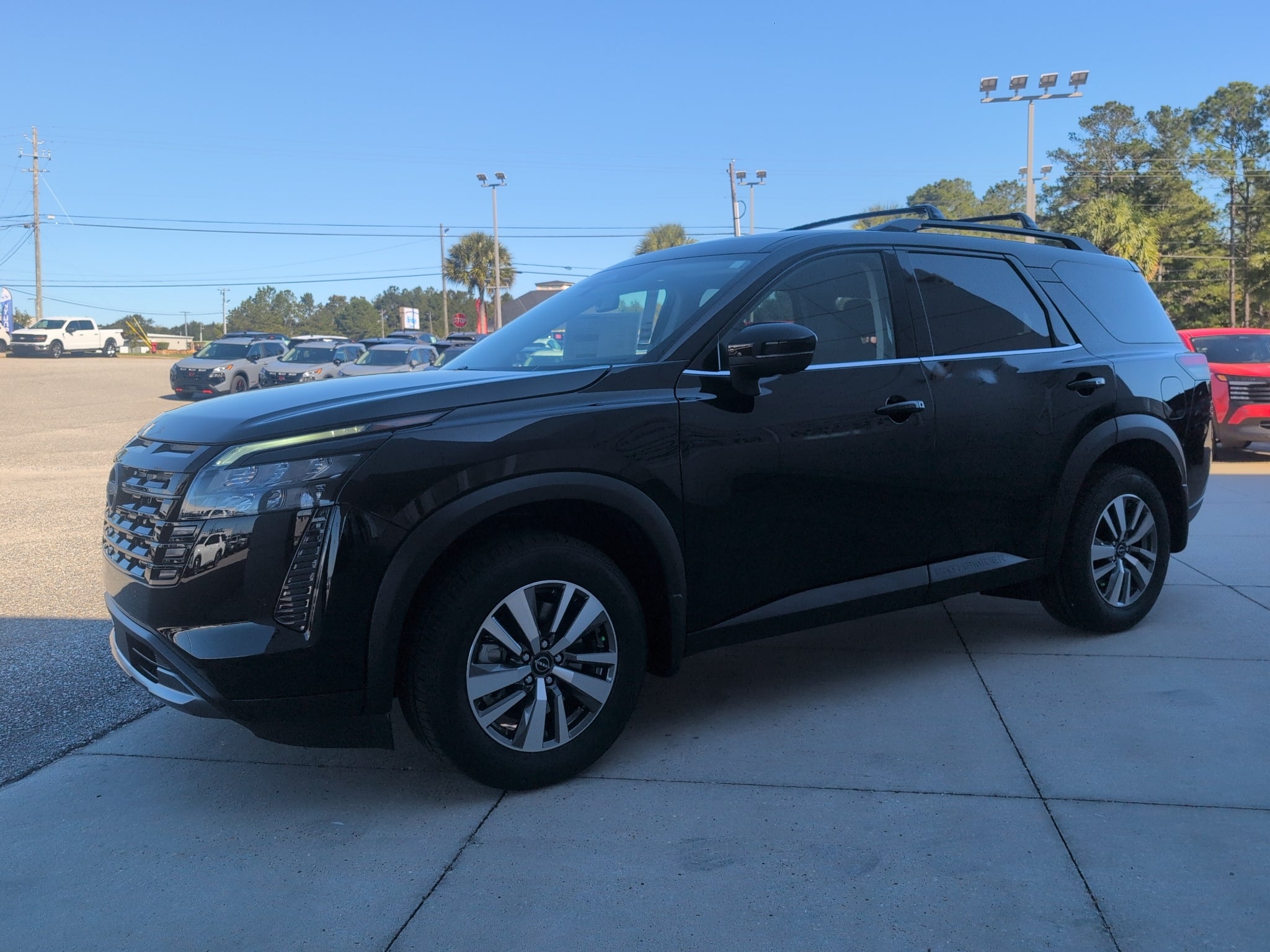 2026 Nissan Pathfinder SL