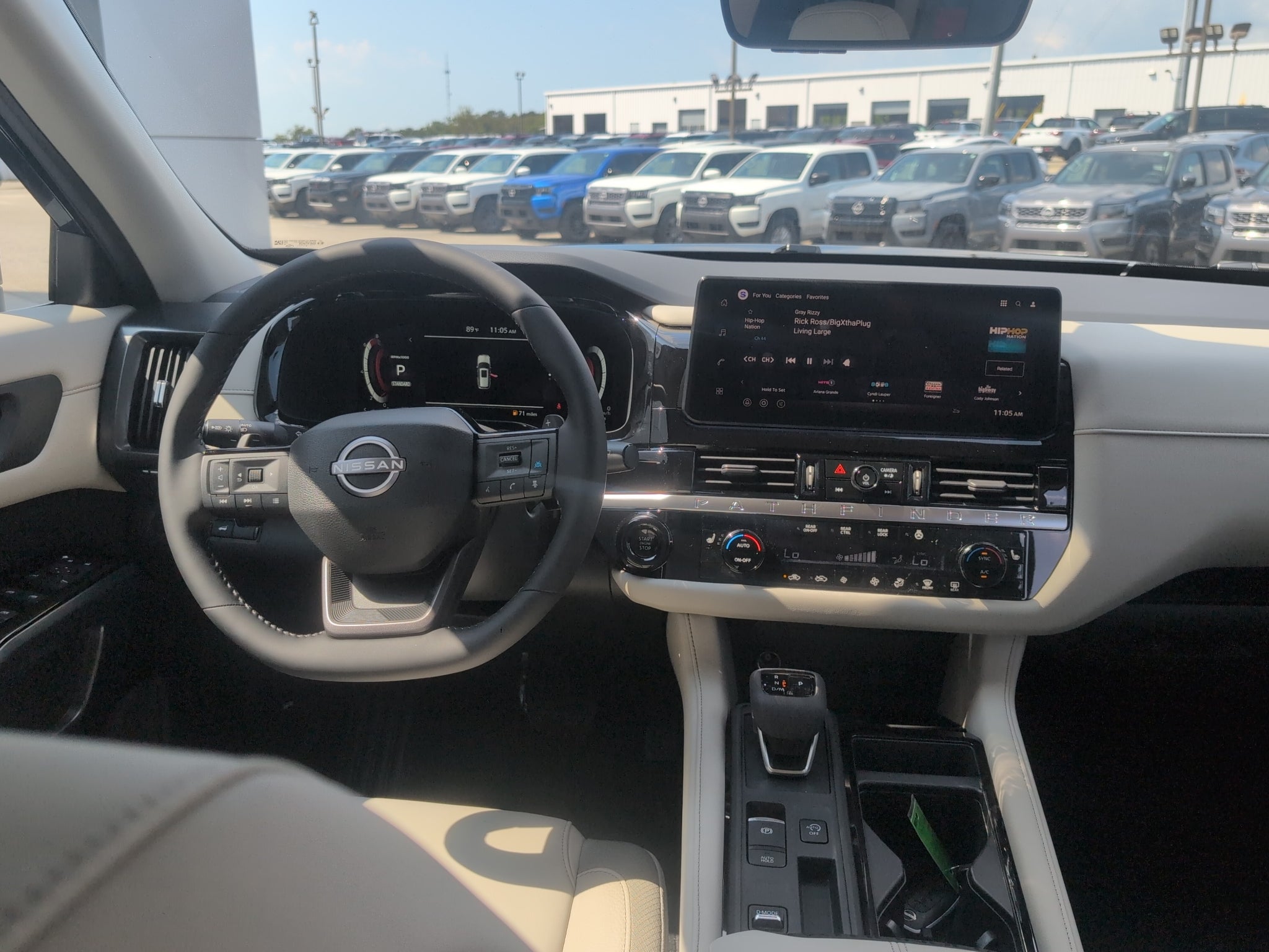 2026 Nissan Pathfinder SL