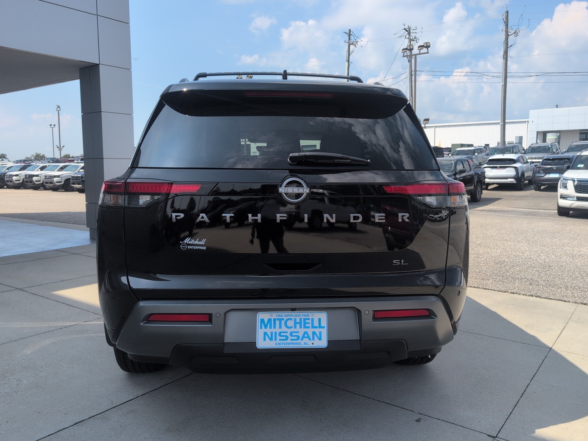 2026 Nissan Pathfinder SL