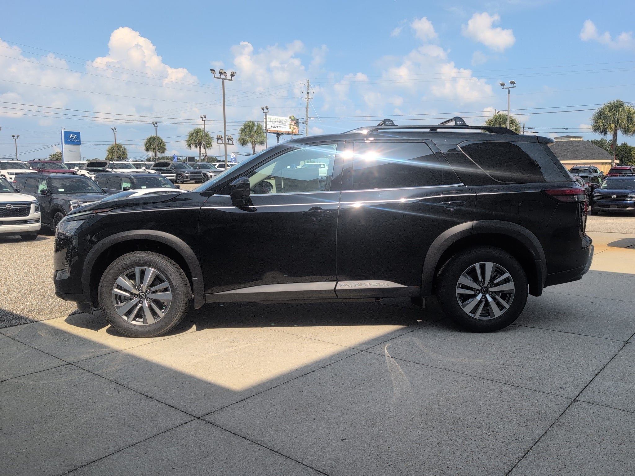 2026 Nissan Pathfinder SL