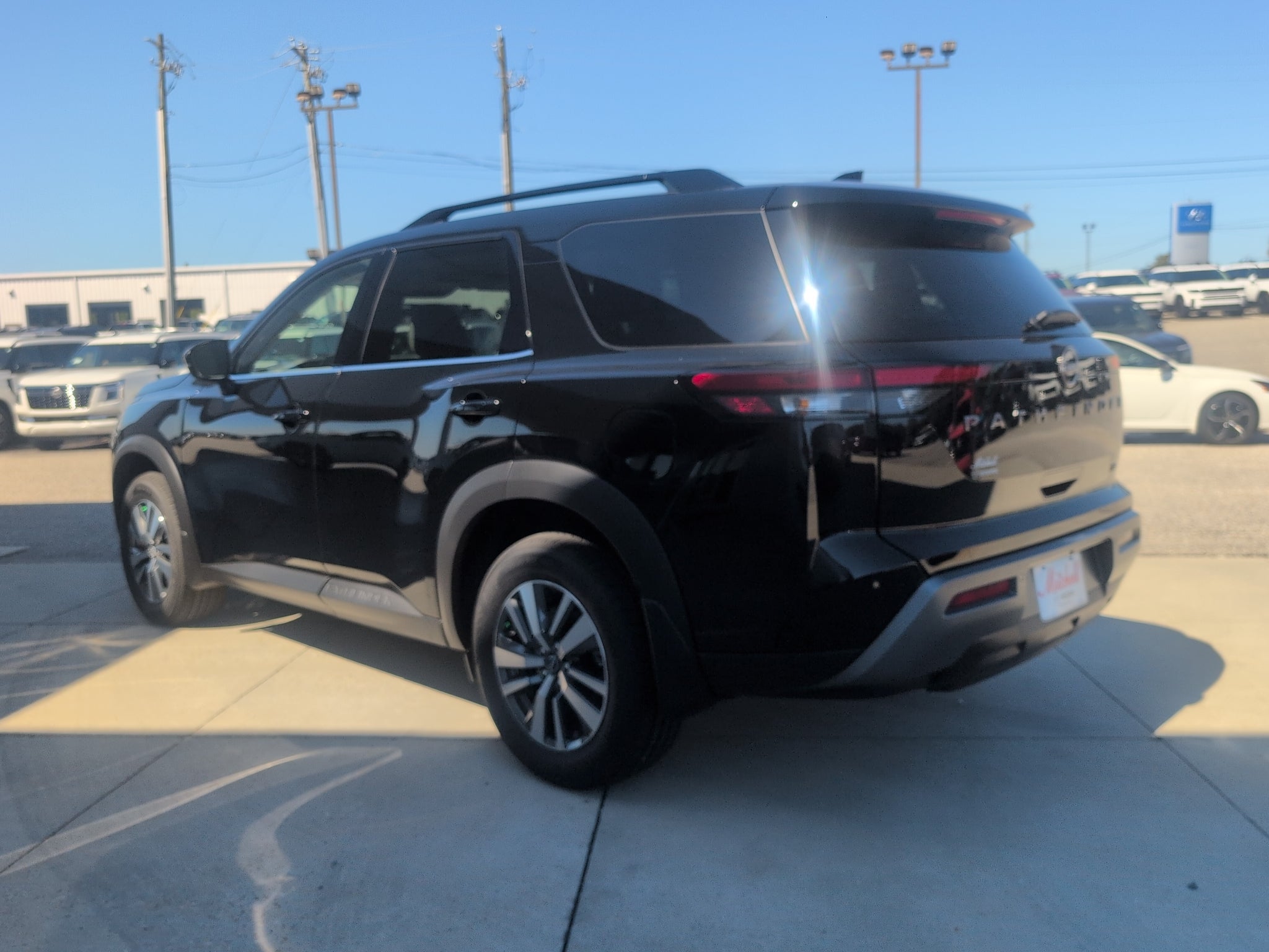 2026 Nissan Pathfinder SL