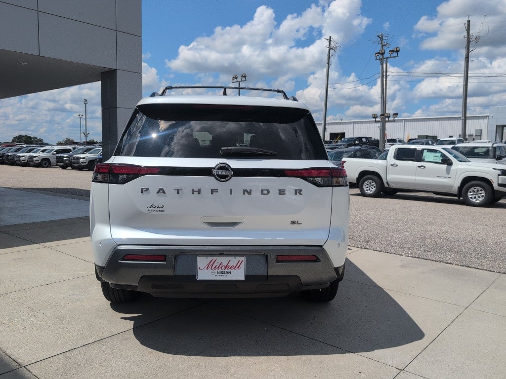 2026 Nissan Pathfinder SL