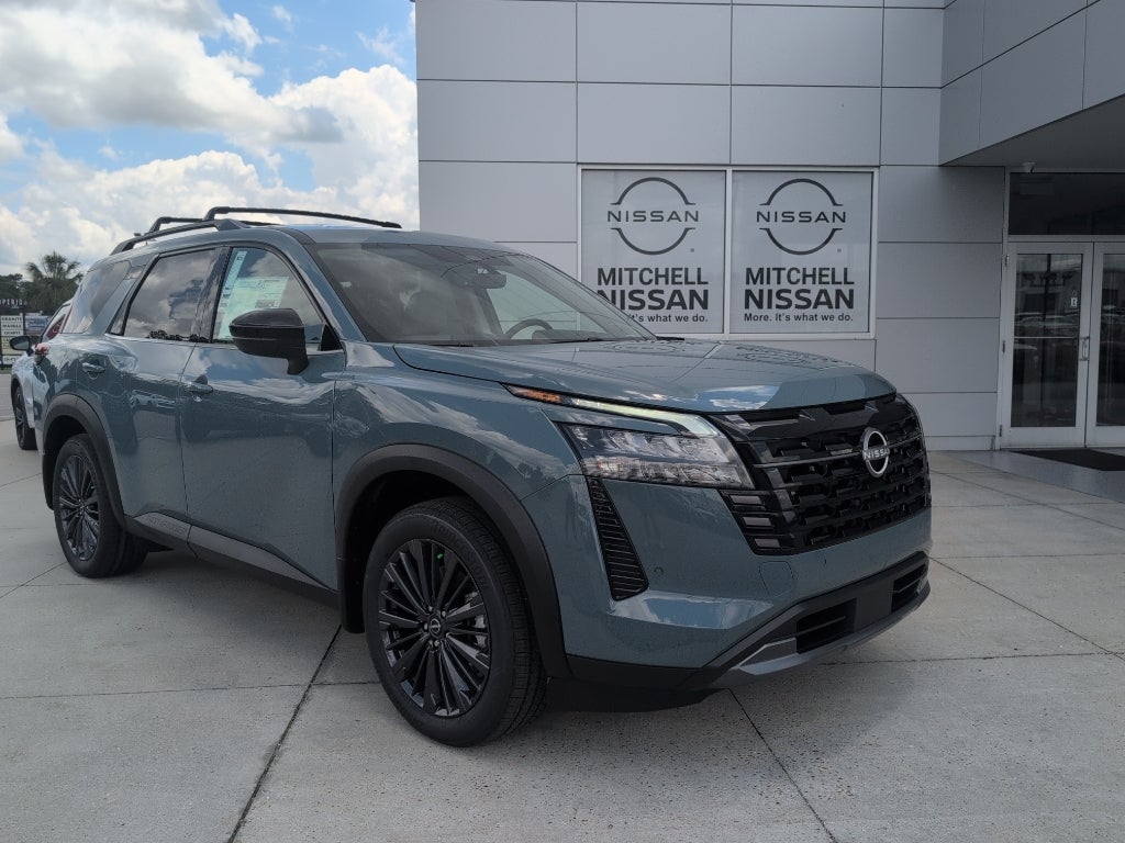 2026 Nissan Pathfinder SL 2WD's photo