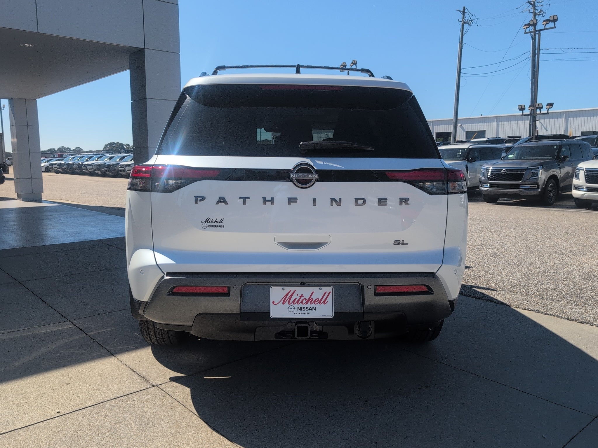 2026 Nissan Pathfinder SL