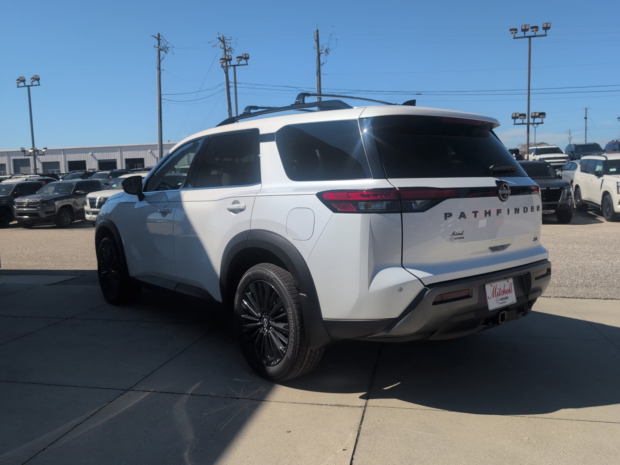 2026 Nissan Pathfinder SL