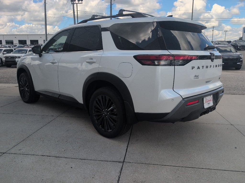2026 Nissan Pathfinder SL
