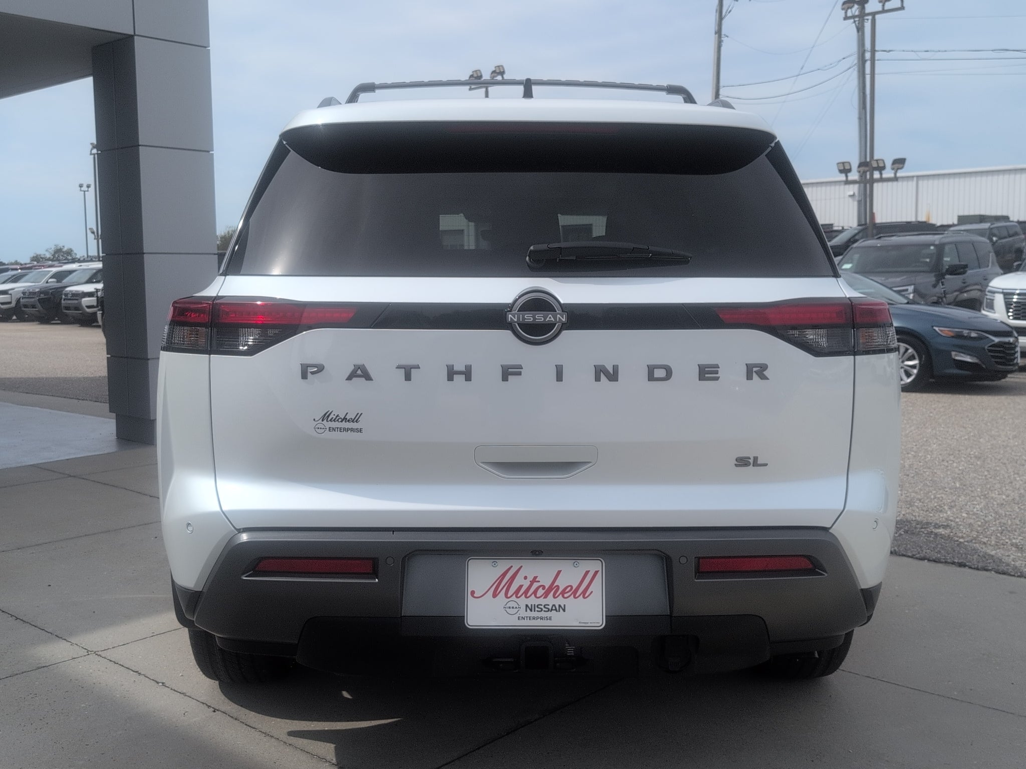 2026 Nissan Pathfinder SL