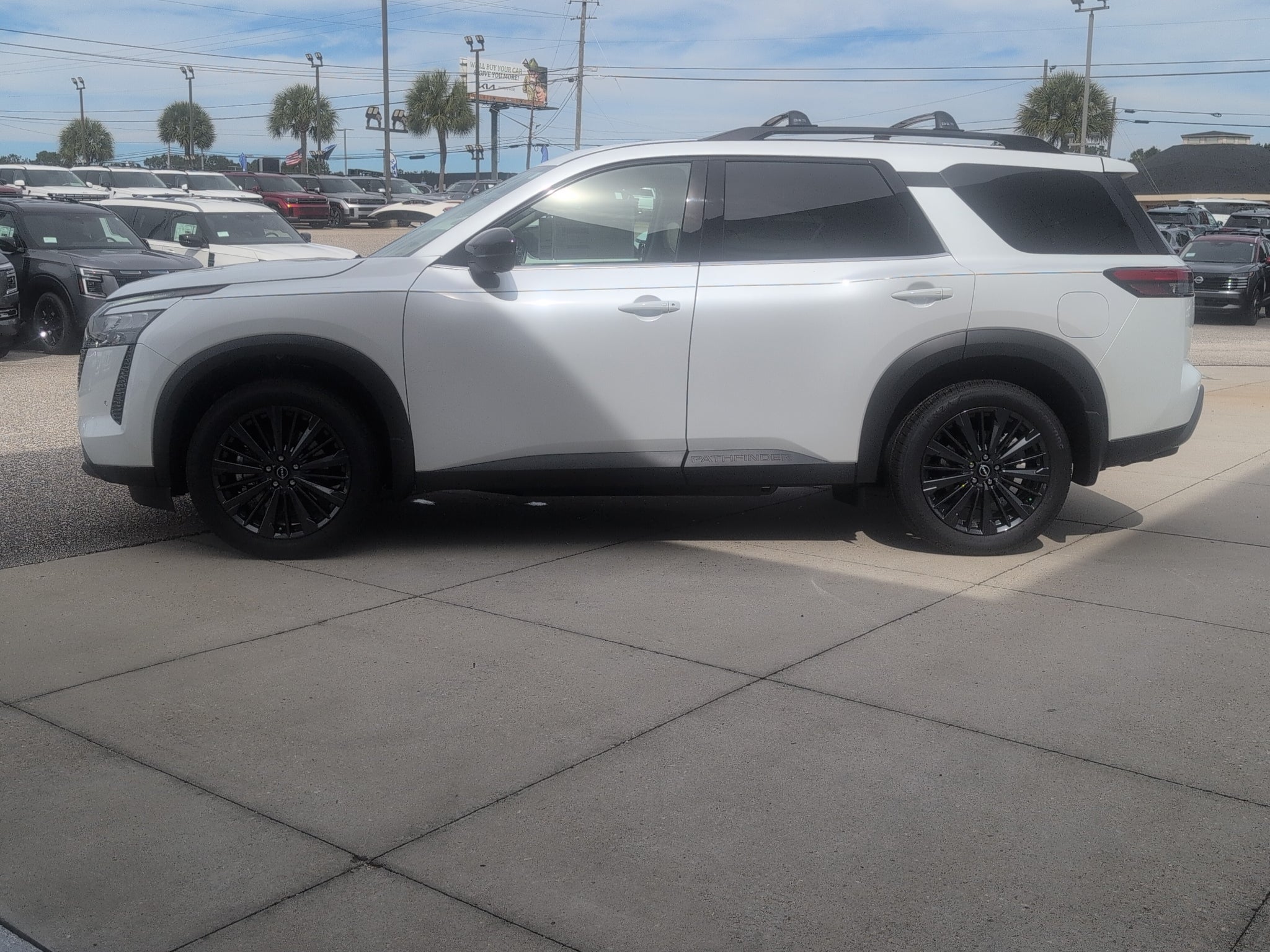 2026 Nissan Pathfinder SL