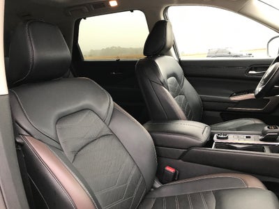 2023 Nissan Pathfinder Platinum