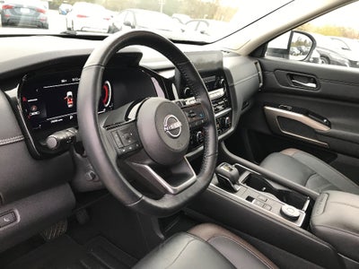 2023 Nissan Pathfinder Platinum