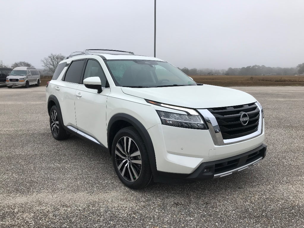 2023 Nissan Pathfinder Platinum