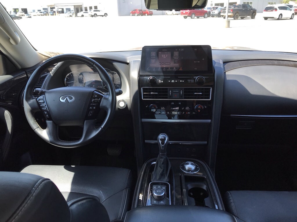 2024 INFINITI QX80 LUXE