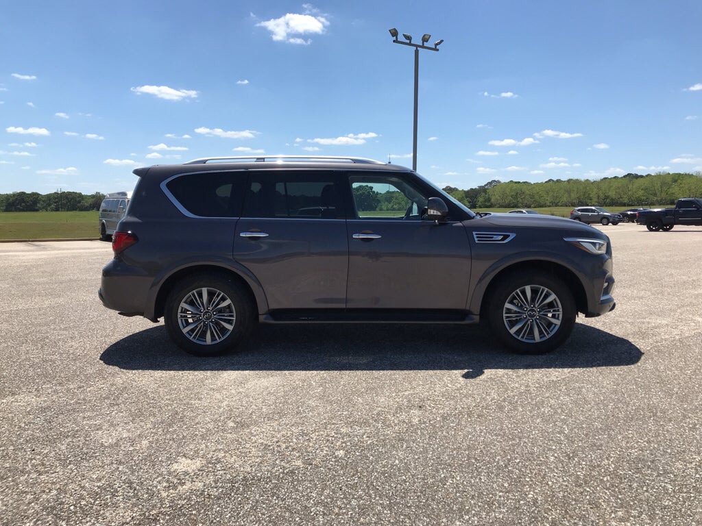 2024 INFINITI QX80 LUXE