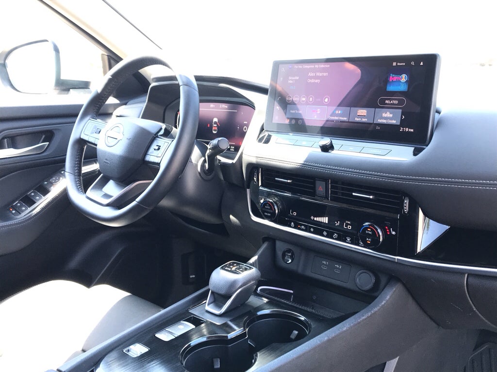 2025 Nissan Rogue SL